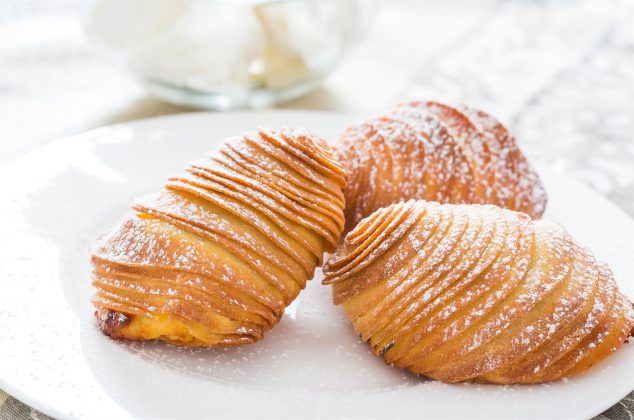 Museo di Pietrarsa, degustazione di dolci napoletani e tempo libero al porto di granatello a Portici